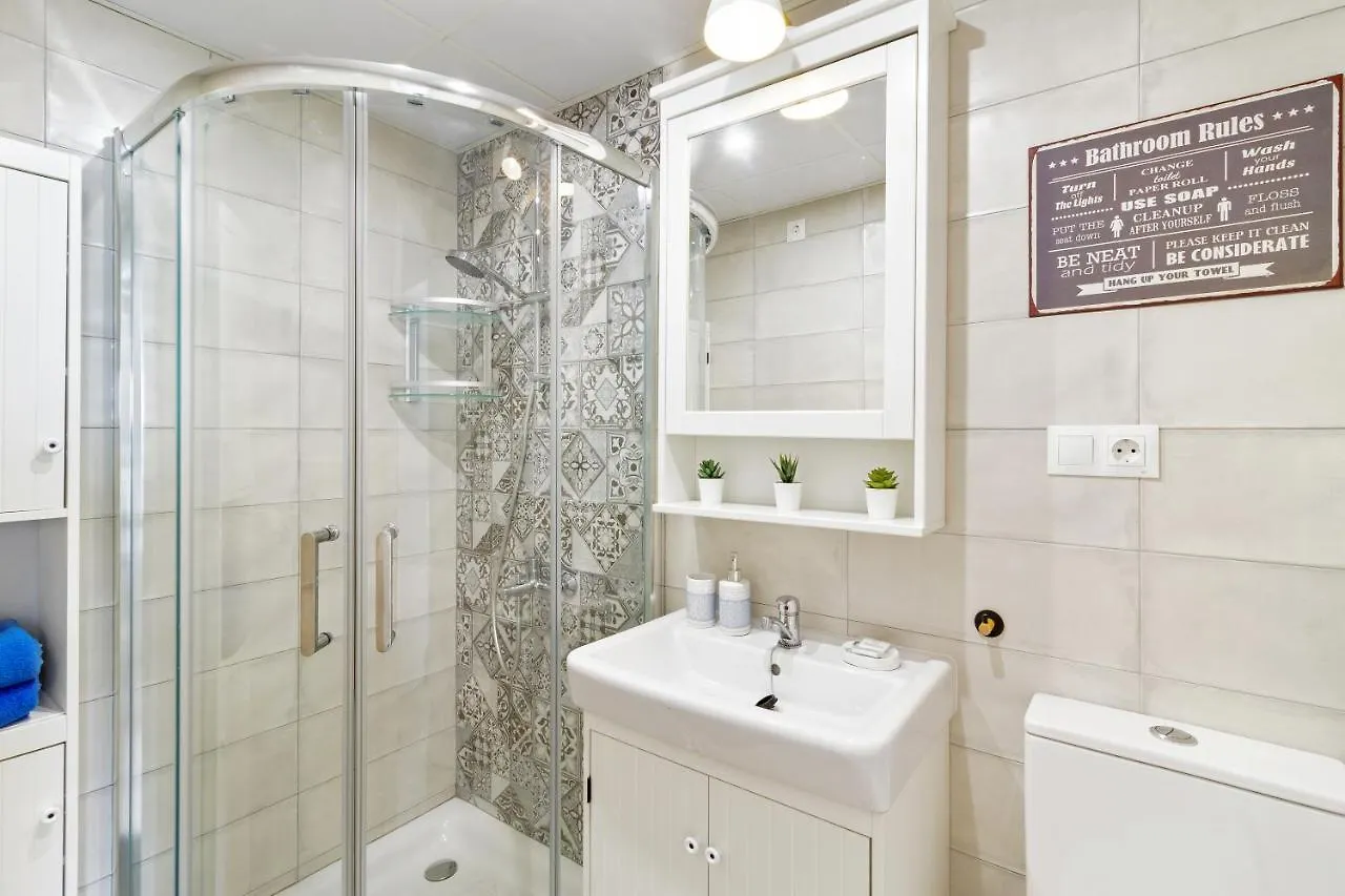 Apartamento Barcelo 21, Parking On Request, Atico With Terrace & Studio With Patio, Center, Breakfast Included, Quite Neighborhood, Bc Málaga