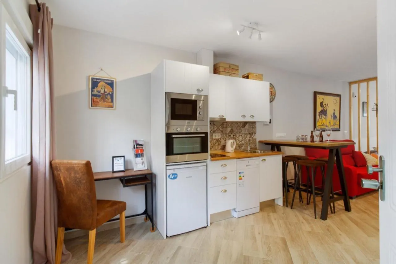 Barcelo 21, Parking On Request, Atico With Terrace & Studio With Patio, Center, Breakfast Included, Quite Neighborhood, Bc Málaga 0*,