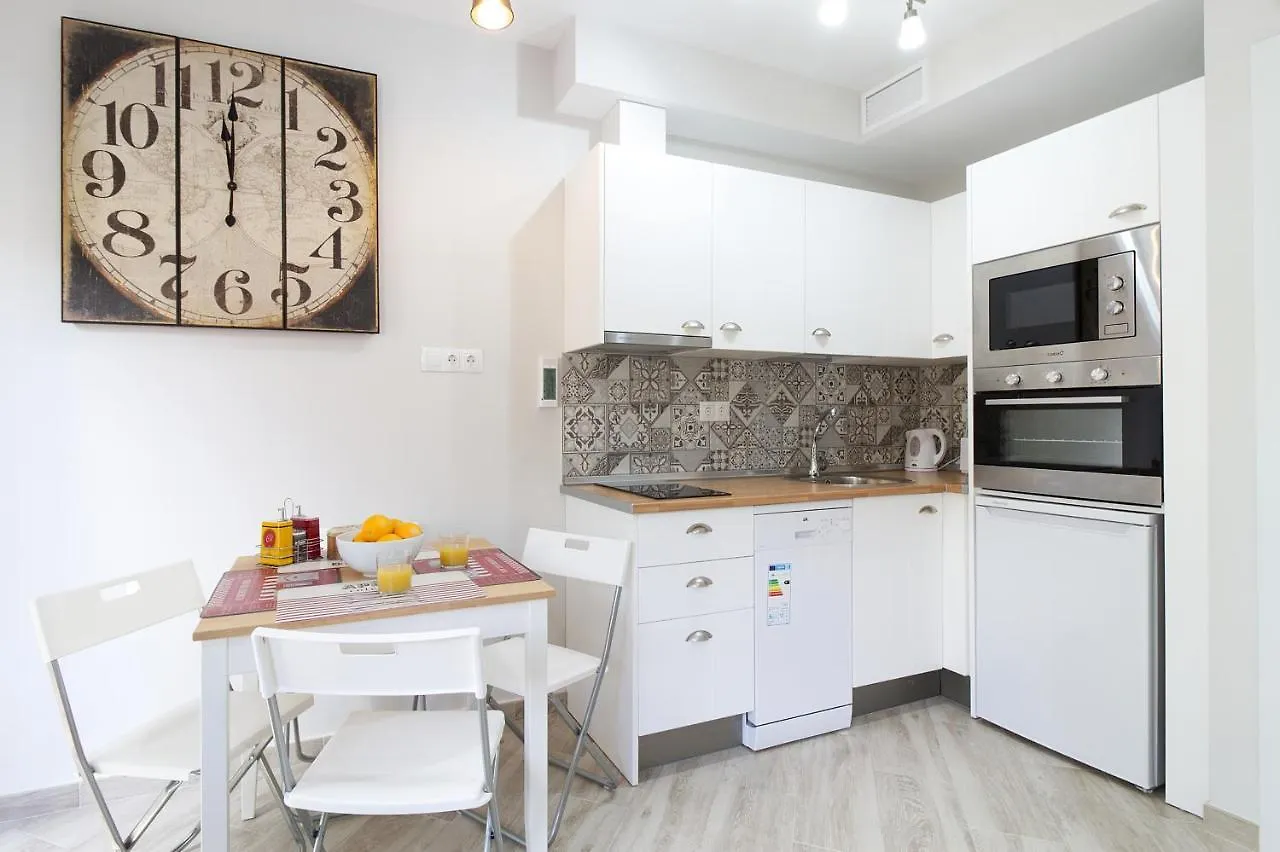 Apartamento Barcelo 21, Parking On Request, Atico With Terrace & Studio With Patio, Center, Breakfast Included, Quite Neighborhood, Bc Málaga