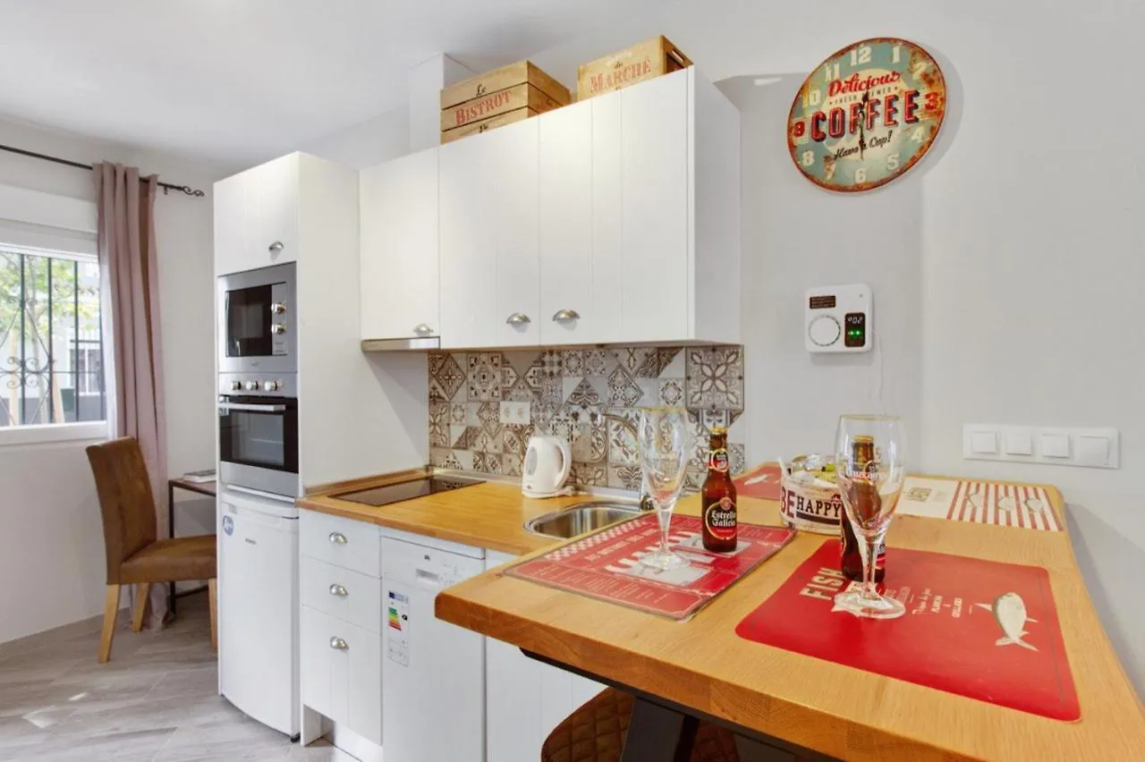 Barcelo 21, Parking On Request, Atico With Terrace & Studio With Patio, Center, Breakfast Included, Quite Neighborhood, Bc Málaga España