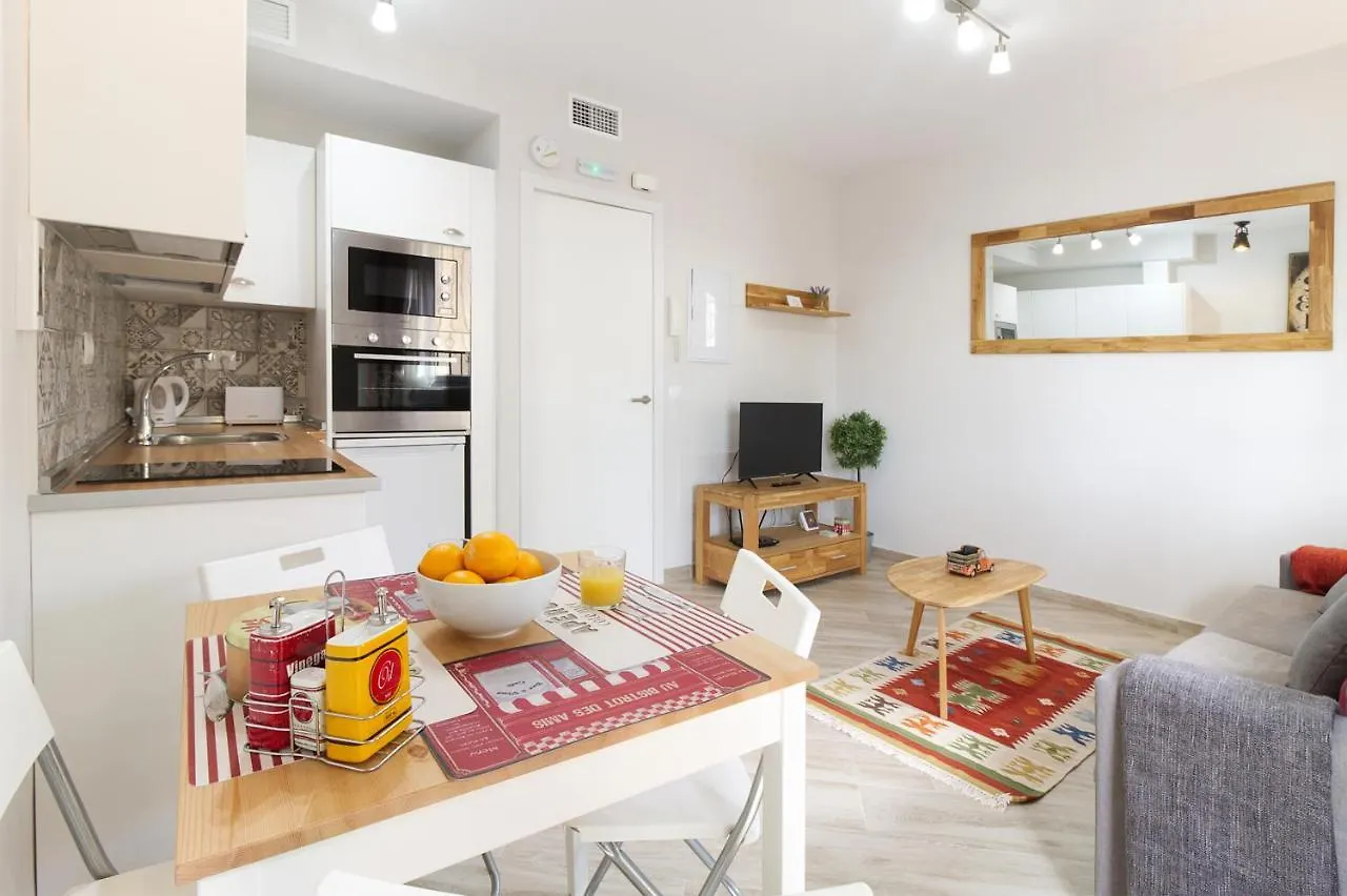 Apartamento Barcelo 21, Parking On Request, Atico With Terrace & Studio With Patio, Center, Breakfast Included, Quite Neighborhood, Bc Málaga España