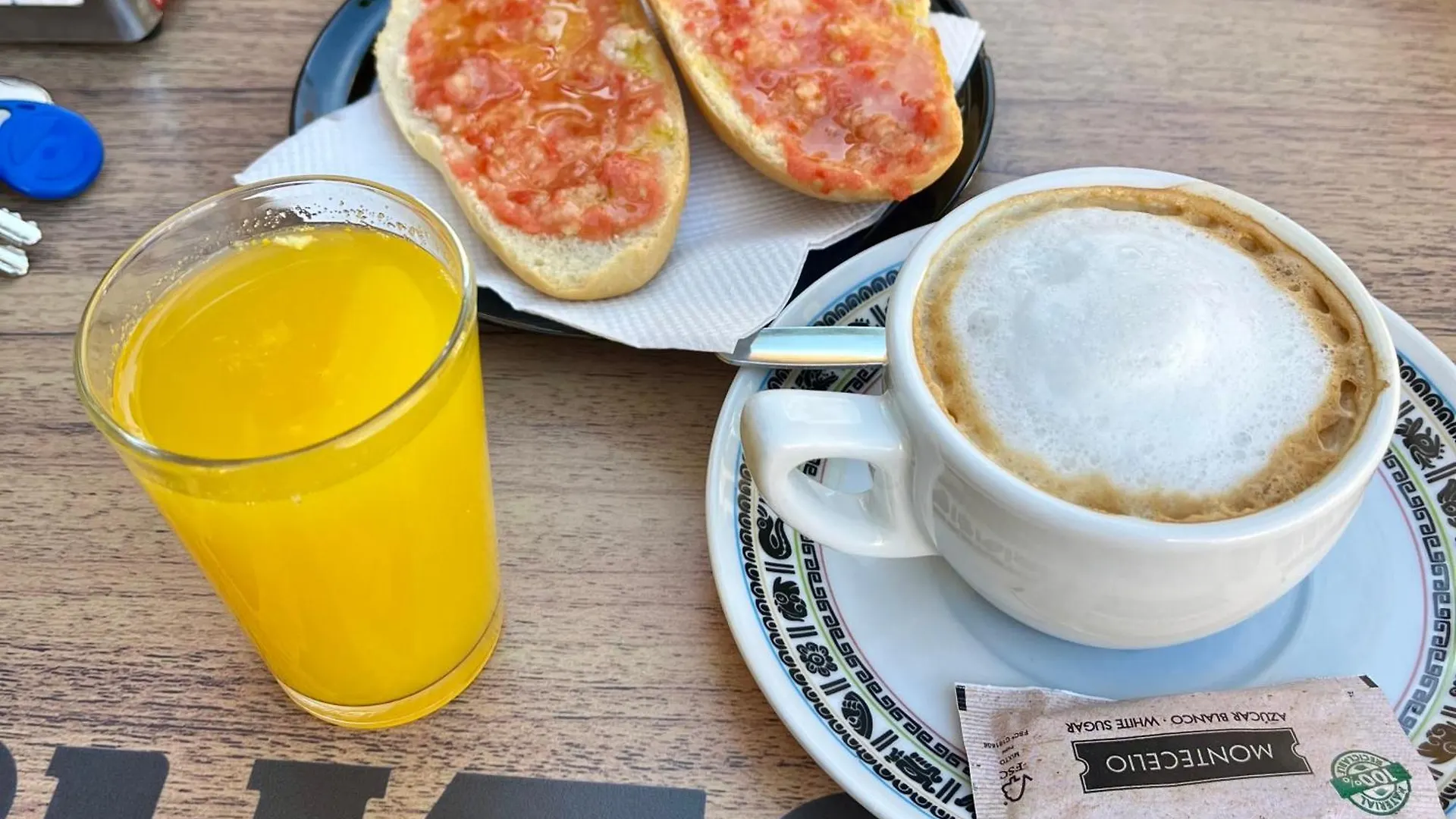 Barcelo 21, Parking On Request, Atico With Terrace & Studio With Patio, Center, Breakfast Included, Quite Neighborhood, Bc Málaga España